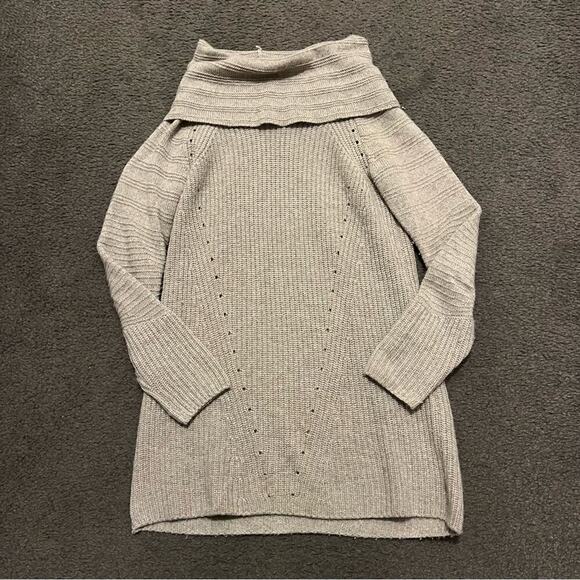 Neiman Marcus Cashmere Foldover Longer Length Sweater - Picture 3 of 4